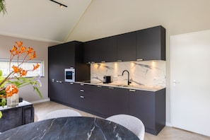 House | Private kitchen - Eco Villa in Latour by Scenic Pond (Oirschot)