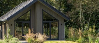 Eco Villa in Latour by Scenic Pond