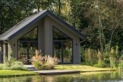 Eco Villa in Latour by Scenic Pond