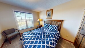 5 bedrooms, WiFi, bed sheets - Luxury Mountain Escape 5BR Home by RedAwning (Snowshoe)