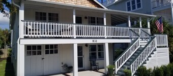 Prickly Pear Cottage, Upper Unit - 3 bedroom charmer on south Wrightsville Beach