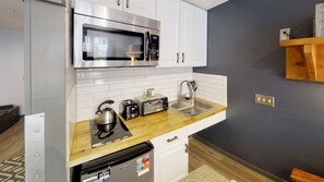 Réfrigérateur, micro-ondes, four, lave-vaisselle