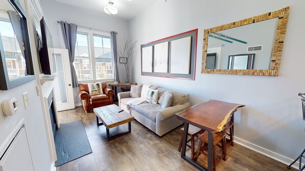 TV, fireplace - Modern 1BR in Allegheny - great for couples! by RedAwning (Snowshoe)