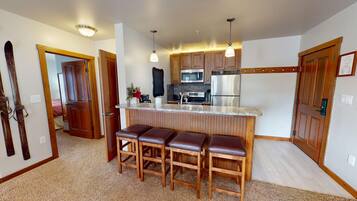 Refrigerador, microondas, horno y lavavajillas