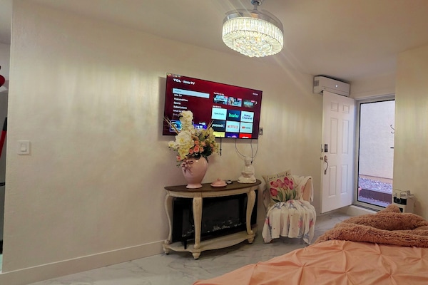 1 habitación, tabla de planchar con plancha, wifi y ropa de cama