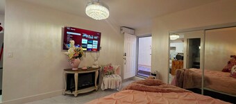 Cozy studio in delightful Las Vegas with WiFi, AC