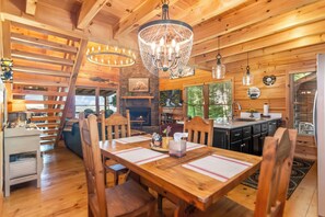 Dining - Haven Overlook a true Mountain Luxury (Blueridge)