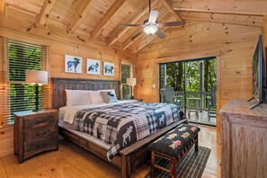 2 bedrooms, desk, iron/ironing board, free WiFi - Haven Overlook a true Mountain Luxury (Blueridge)