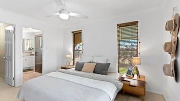 4 bedrooms, desk, iron/ironing board, free WiFi