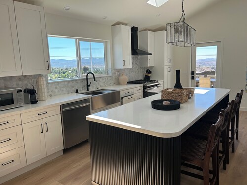 "The Best" Jacuzzi View Private Luxury Guest Cottage-Better than a Room or Suite