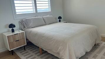 2 bedrooms, desk, free WiFi, bed sheets