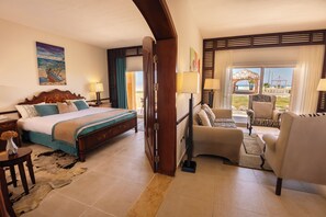 Suite estudio ejecutiva, vistas al mar | Sábanas de algodón egipcio y ropa de cama de alta calidad