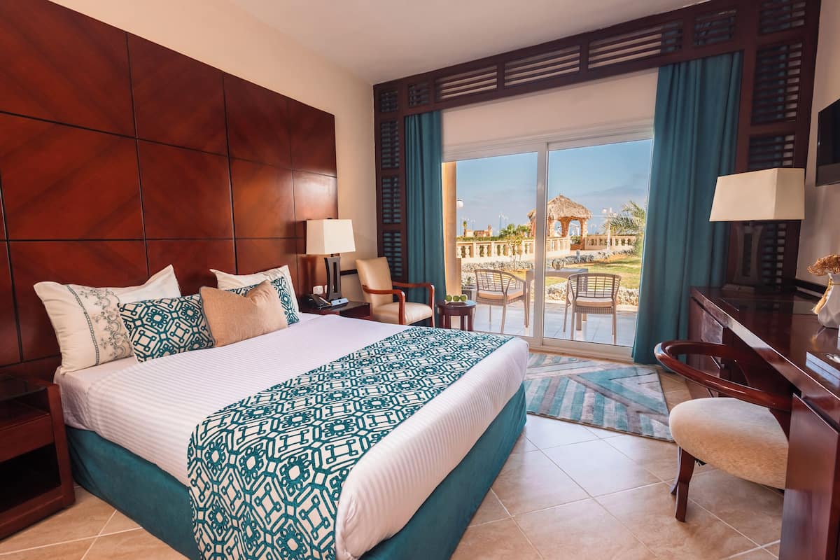 Egyptian cotton sheets, premium bedding, memory-foam beds, minibar