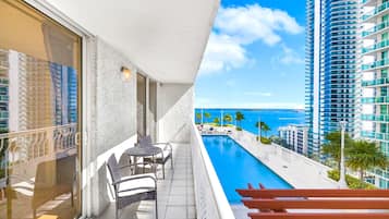 Luxury-Apartment, 2 Schlafzimmer, Stadtblick | Balkon