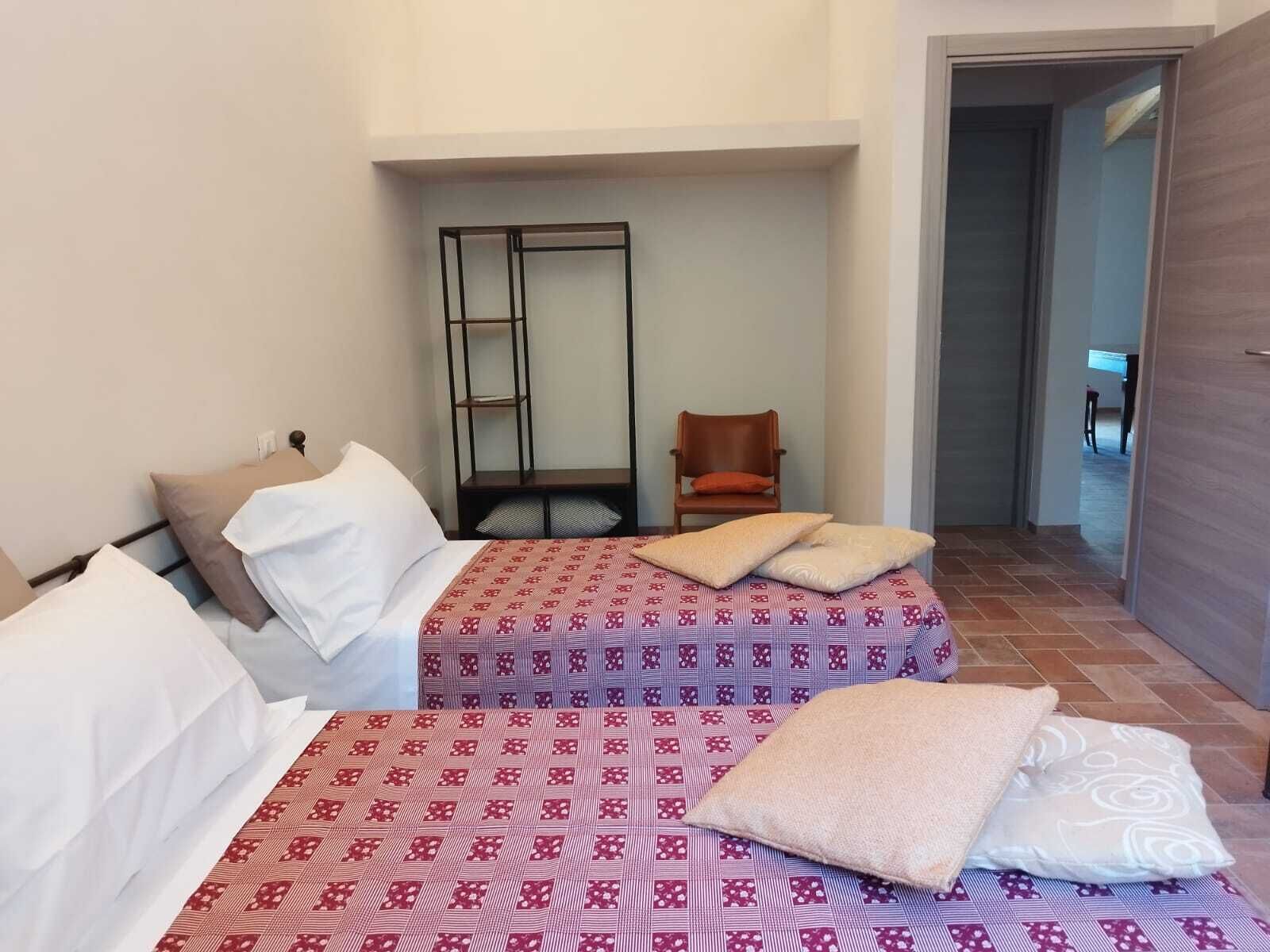 2 chambres, fer et planche à repasser, lit parapluie, draps fournis