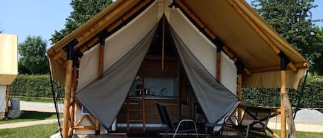 Tent | Exterior