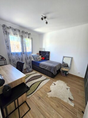 4 bedrooms, iron/ironing board, WiFi - Villa de Luxe Entre Montagne et mer (Saint-Bauzille-de-la-Sylve)