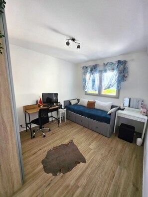 Living area - Villa de Luxe Entre Montagne et mer (Saint-Bauzille-de-la-Sylve)