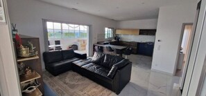 Living area - Villa de Luxe Entre Montagne et mer (Saint-Bauzille-de-la-Sylve)