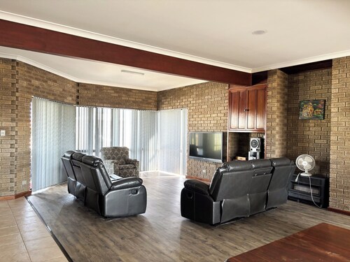 Sandcastle: 6x2 home with stunning views of both the ocean and the sand dunes 