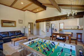 Huisje, Meerdere bedden, terras, uitzicht op bergen (2503) | Spelletjeskamer