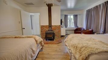 2 عدّة غرف نوم وبديكورات فريدة لكل غرفة وطراز فريد لكل وحدة