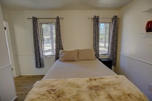 Rom, flere senger, terrasse, fjellutsikt (2504) | 2 soverom, individuelt dekorert, individuelt innredet og sengetøy