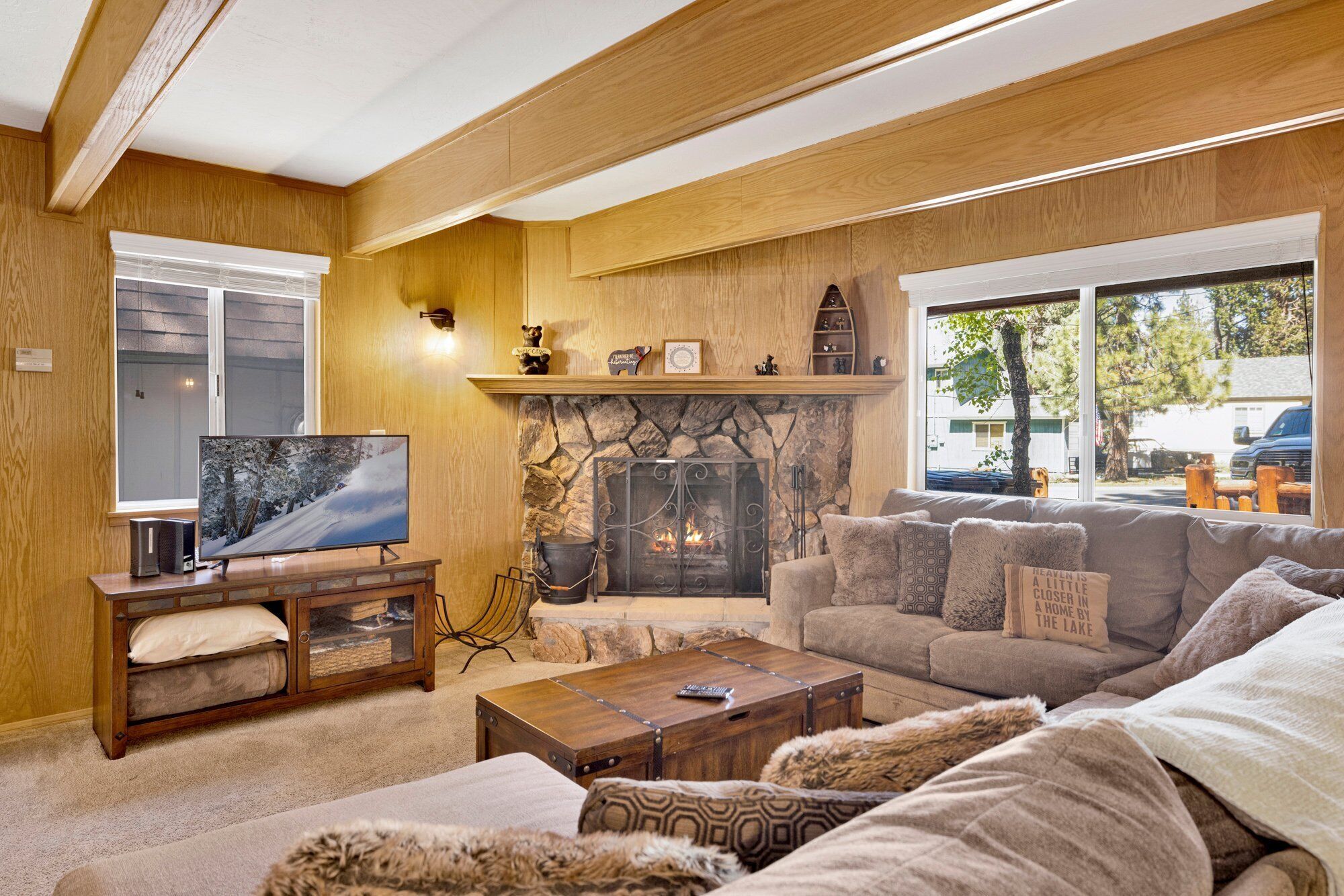 Cabin, Multiple Beds, Hot Tub, Mountain View | Living area | Fireplace
