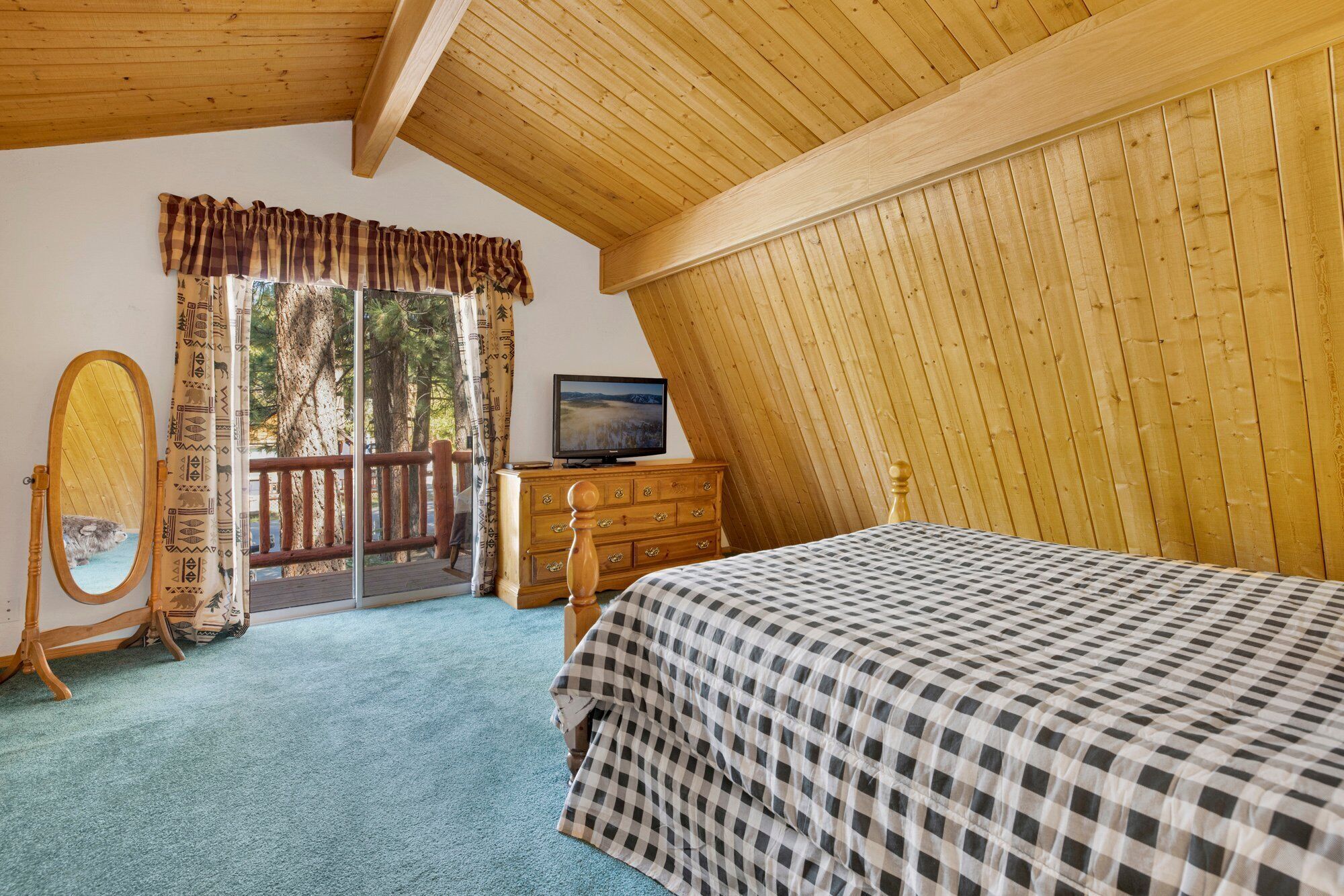 Cabin, Multiple Beds, Hot Tub, Mountain View | 2 bedrooms, individually decorated, individually furnished, bed sheets