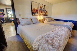 Cabin, Multiple Beds, Patio, Mountain View (2501) | 6 bedrooms, individually decorated, individually furnished, bed sheets - THE Ranch House #2501 (Big Bear City)