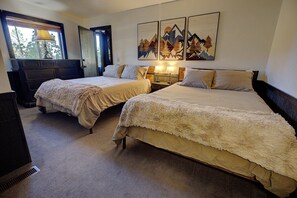 Cabin, Multiple Beds, Patio, Mountain View (2501) | 6 bedrooms, individually decorated, individually furnished, bed sheets