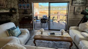 Kondominium, Beberapa Tempat Tidur, akses ke kolam renang, pemandangan gunung | Area keluarga | Perapian