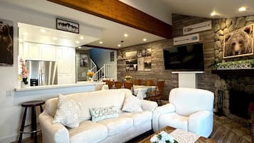 Condo, Multiple Beds, Pool Access, Mountain View | Living area | Fireplace