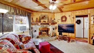Cabin, Multiple Beds, Patio, Mountain View | Living area | Fireplace