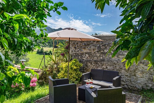 Country House 'Casa María Mérica' with Private Garden and Wi-Fi