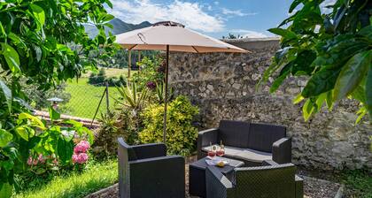 Country House 'Casa María Mérica' with Private Garden and Wi-Fi