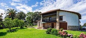 Country House 'Casa MarĂa MĂ©rica' with Private Garden and Wi-Fi
