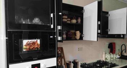 Delightful 2-bedroom apartment with AC in Sekondi-Takoradi