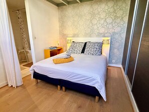 2 sovrum, värdeförvaringsskåp på rummet, skrivbord och gratis wi-fi