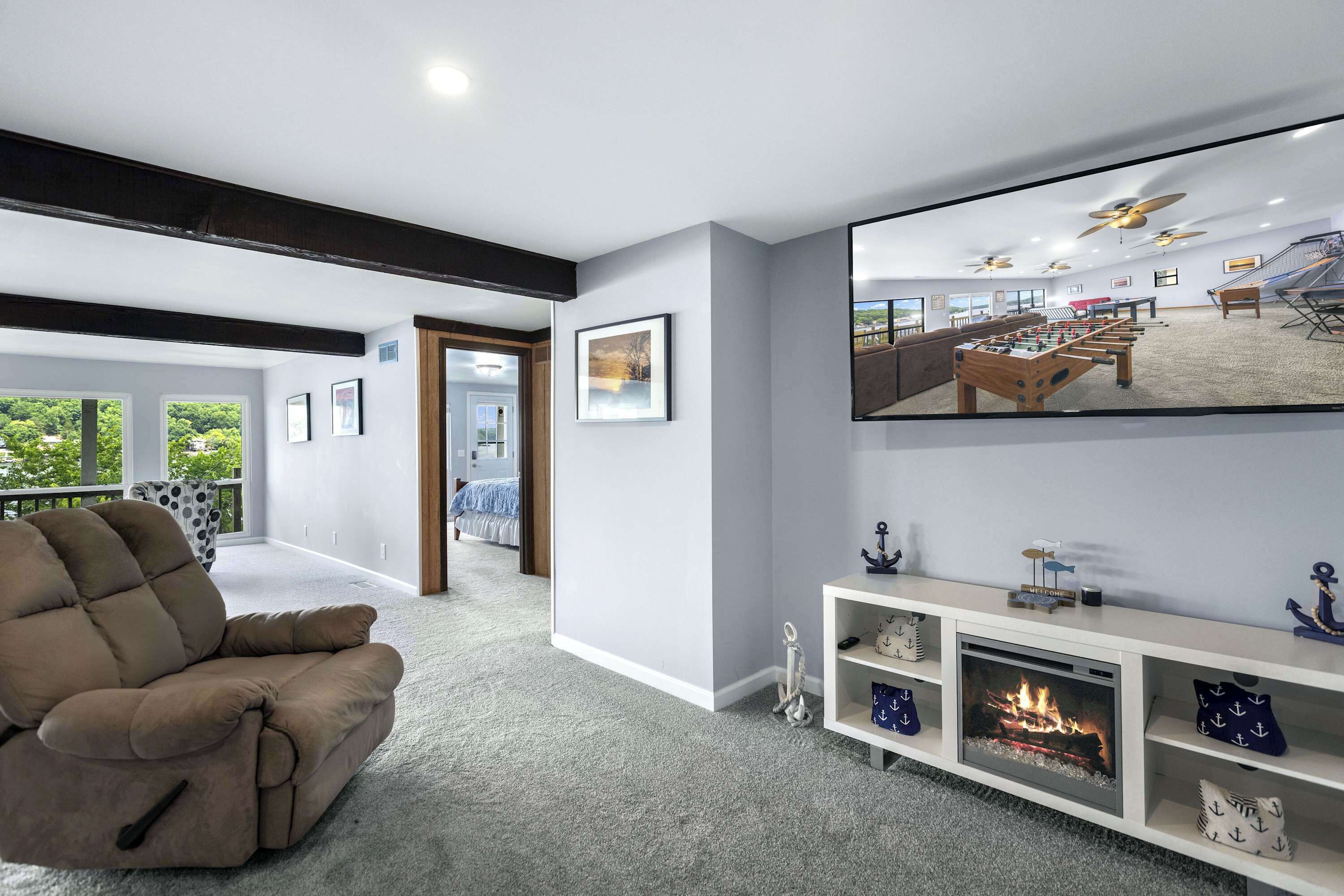 獨棟房屋, 多張床, 廚房 (Sunset at Washburn) | 起居區 | 49-吋平面電視，提供數位頻道