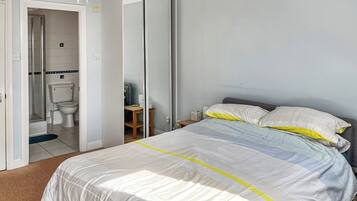 4 bedrooms, free WiFi, bed sheets