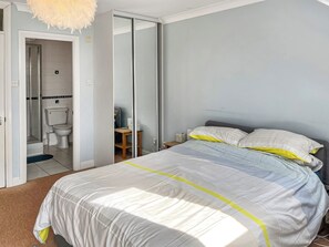4 bedrooms, free WiFi, bed sheets