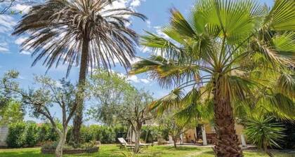 Appartement 'Frini One-Bedroom' avec piscine partagée, Wi-Fi et climatisation