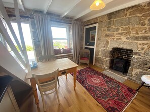 Dining - Breathtaking sea views, parking, beaches...  your ideal home away from home.  (Newlyn)