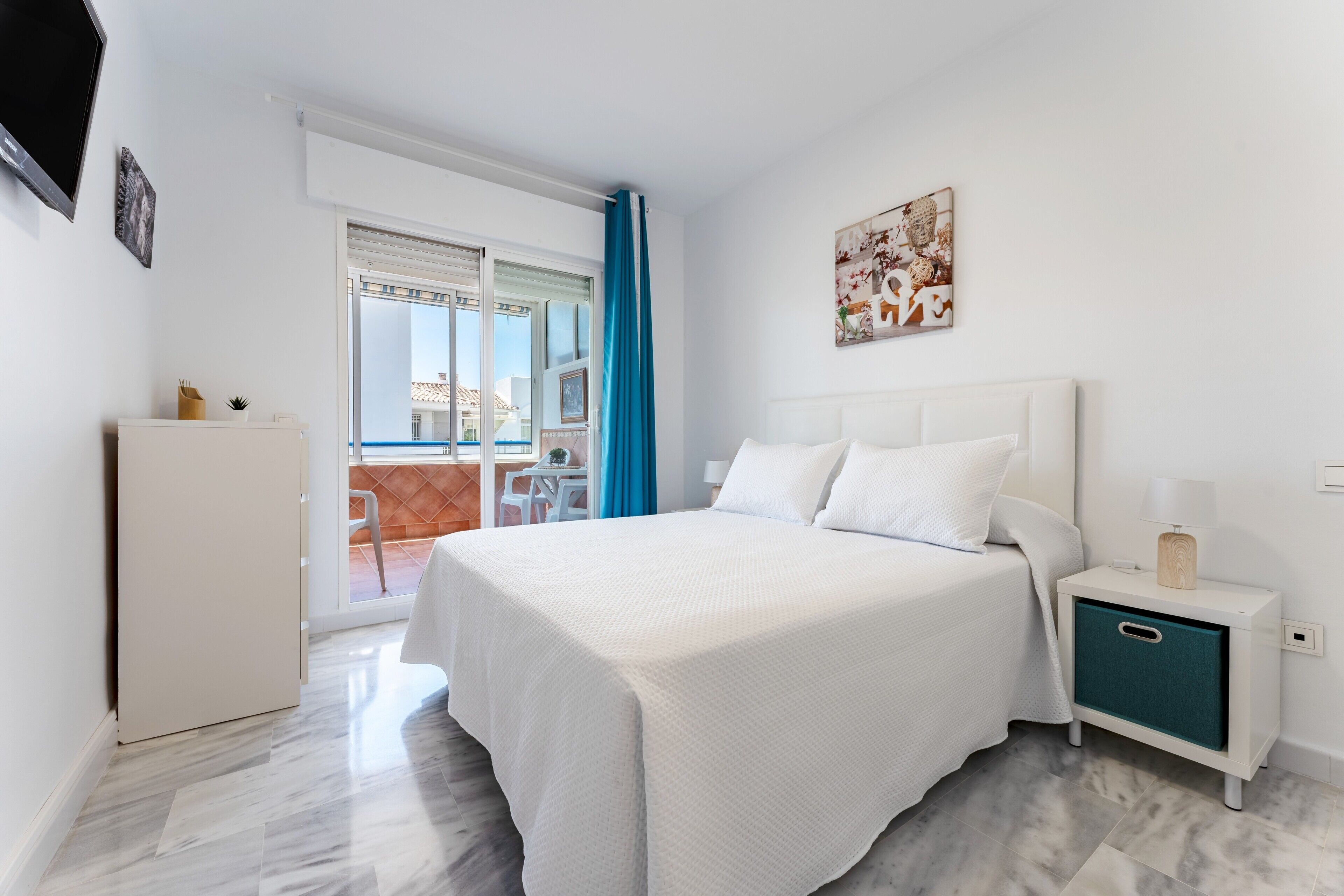 1 slaapkamer, een strijkplank/strijkijzer, gratis wifi, beddengoed