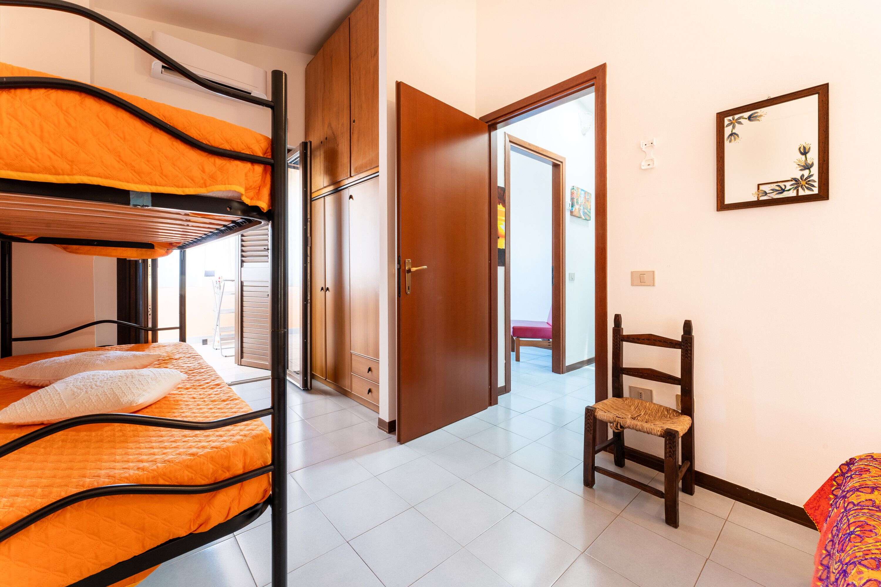 2 bedrooms, iron/ironing board, bed sheets