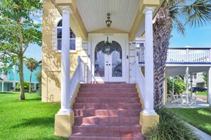 Exterior detail - Balcony Views, Elegant Furnishings, Beach Gear! (Redington Beach)