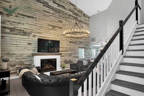 Interior - Balcony Views, Elegant Furnishings, Beach Gear! (Redington Beach)