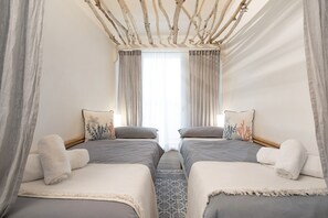 2 bedrooms, iron/ironing board, free WiFi, bed sheets - Apartment 'Superior 3' with Private Terrace, Wi-Fi and Air Conditioning (Jesolo)