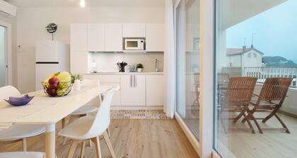 Ferienwohnung 'Deluxe 4' mit privater Terrasse, WLAN und Klimaanlage